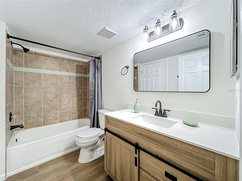 Image 7 of property listing at 12603 CREST SPRINGS LANE 1436, Orlando, FL 32828