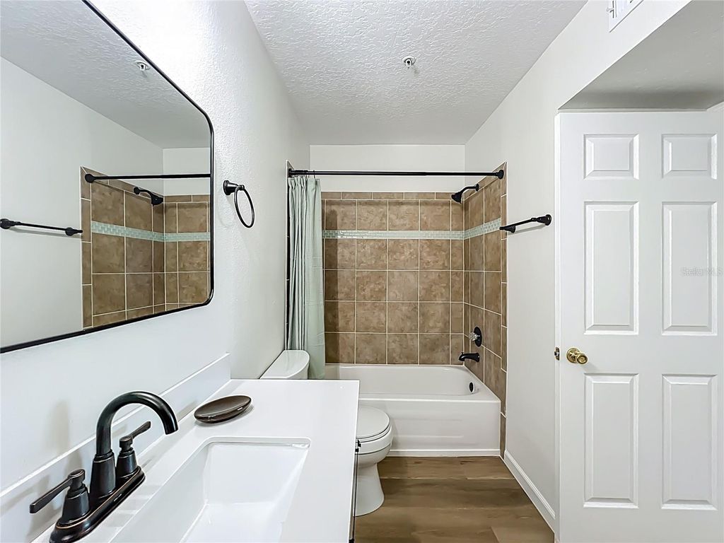 Image 8 of property listing at 12603 CREST SPRINGS LANE 1436, Orlando, FL 32828