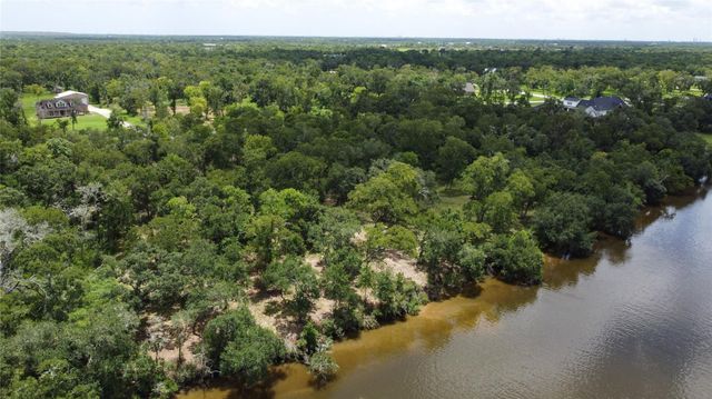 32126 Bayou Bend, Richwood, TX 77515