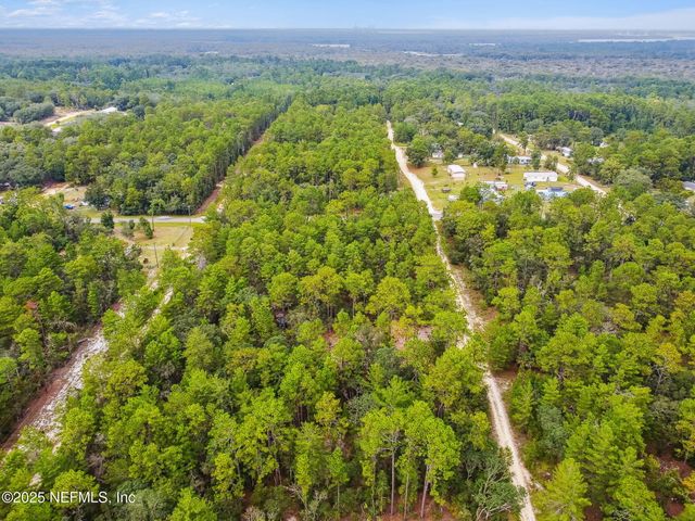 401 EDGEHILL Road, Satsuma, FL 32189