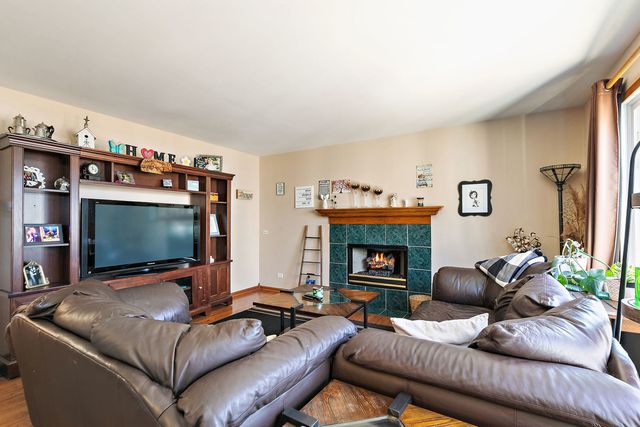 2581 Stanton Circle, Lake In The Hills, IL 60156