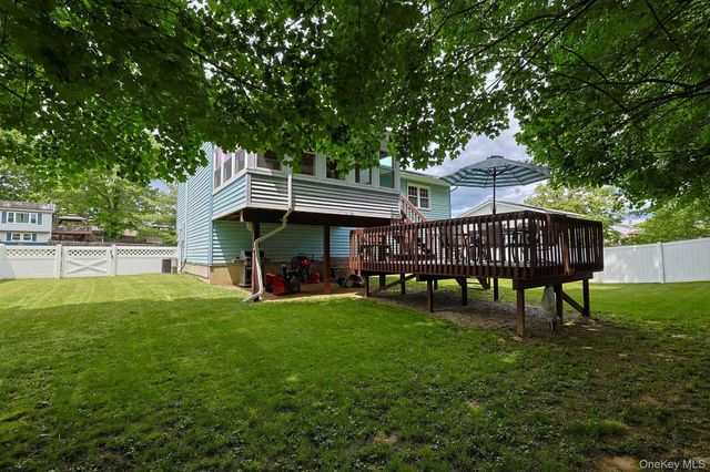 105 Bodle Circle, Maybrook, NY 12543