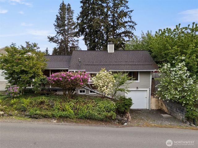 6096 E Collins Road, Port Orchard, WA 98366