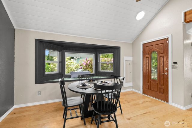 6096 E Collins Road, Port Orchard, WA 98366