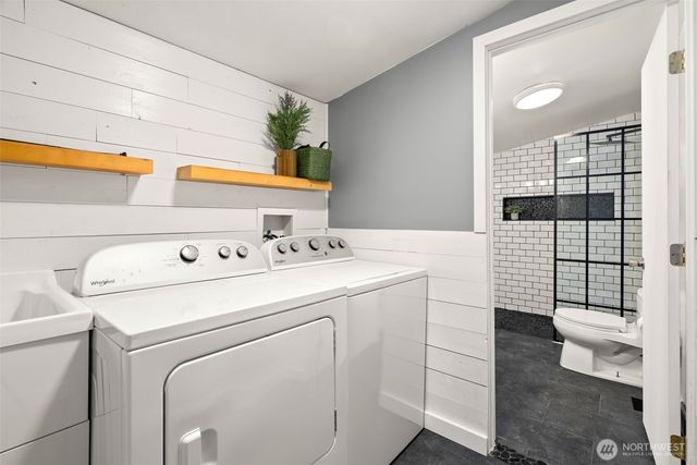 6096 E Collins Road, Port Orchard, WA 98366