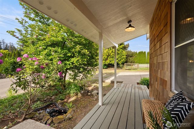 6096 E Collins Road, Port Orchard, WA 98366