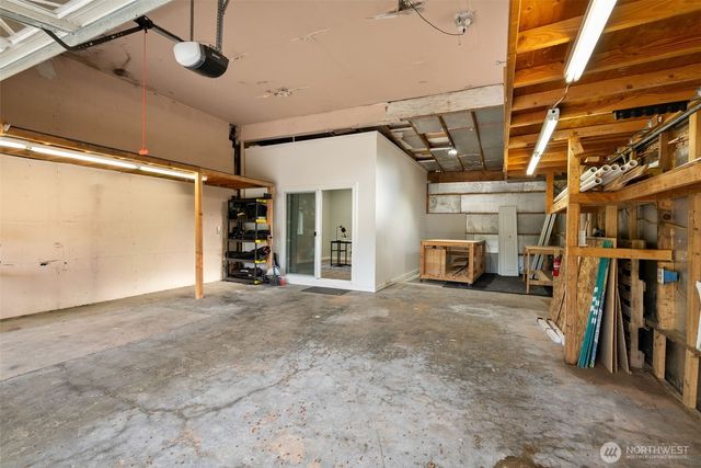 6096 E Collins Road, Port Orchard, WA 98366