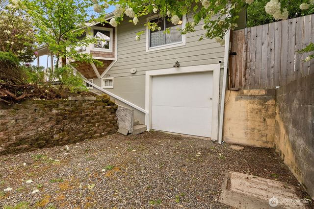 6096 E Collins Road, Port Orchard, WA 98366