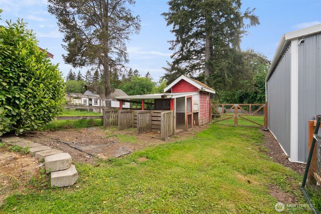 6096 E Collins Road, Port Orchard, WA 98366