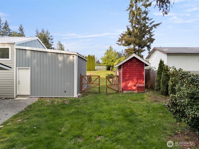 6096 E Collins Road, Port Orchard, WA 98366