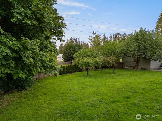 6096 E Collins Road, Port Orchard, WA 98366