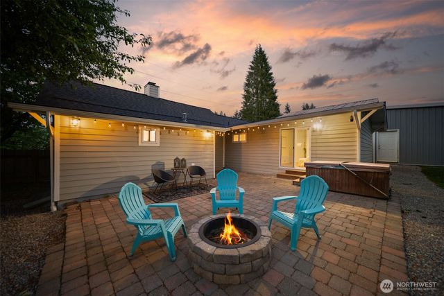 6096 E Collins Road, Port Orchard, WA 98366