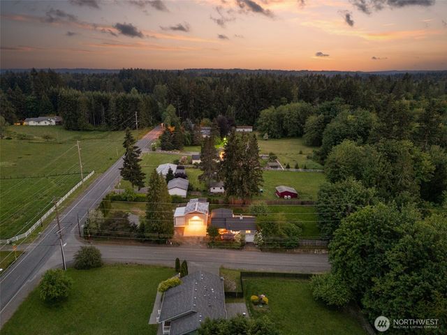 6096 E Collins Road, Port Orchard, WA 98366