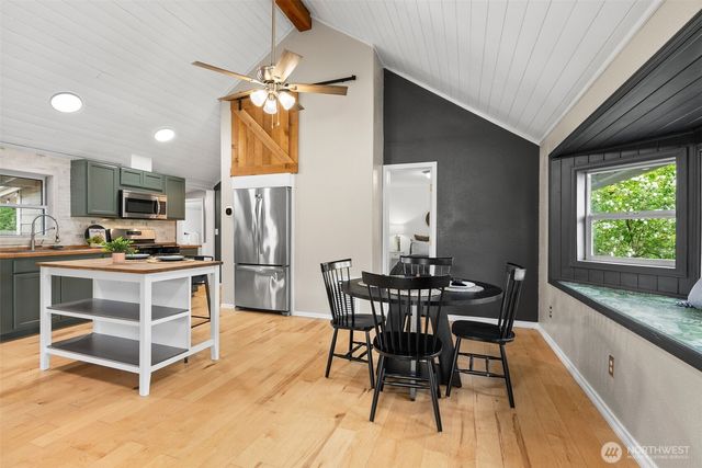 6096 E Collins Road, Port Orchard, WA 98366