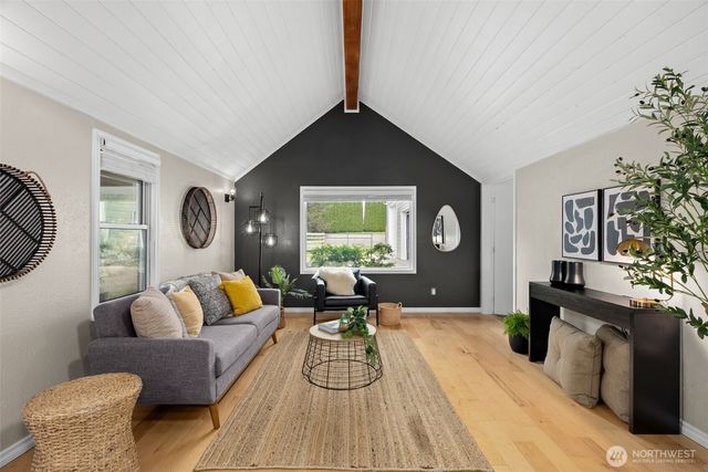 6096 E Collins Road, Port Orchard, WA 98366