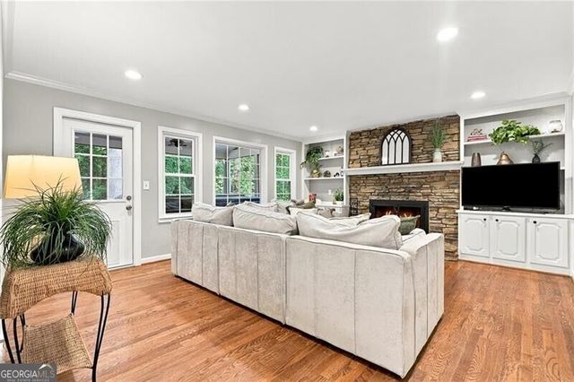 2569 Chimney Springs Drive, Marietta, GA 30062