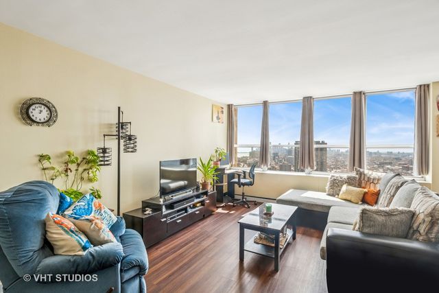 655 W Irving Park Road 4303, Chicago, IL 60613