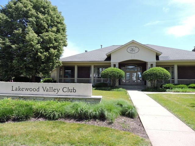 2480 Frost Drive, Aurora, IL 60503