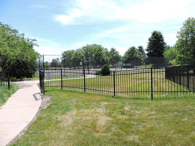 2480 Frost Drive, Aurora, IL 60503