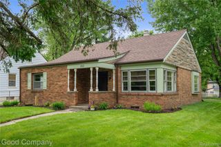 312 Dover Road, Waterford Charter Township, MI 48328