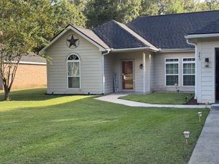 285 Lariat Ln, Livingston, TX 77351