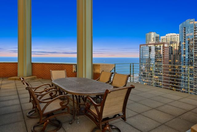 415 E North Water Street 3205, Chicago, IL 60611
