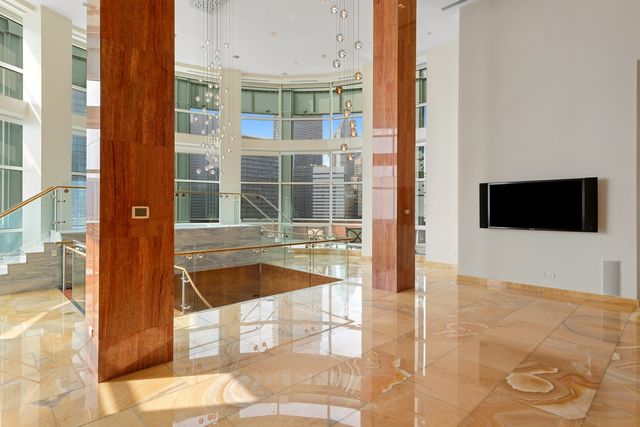 415 E North Water Street 3205, Chicago, IL 60611