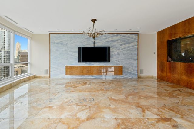 415 E North Water Street 3205, Chicago, IL 60611
