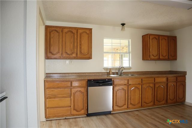 707 Old Seguin Luling, Seguin, TX 78155
