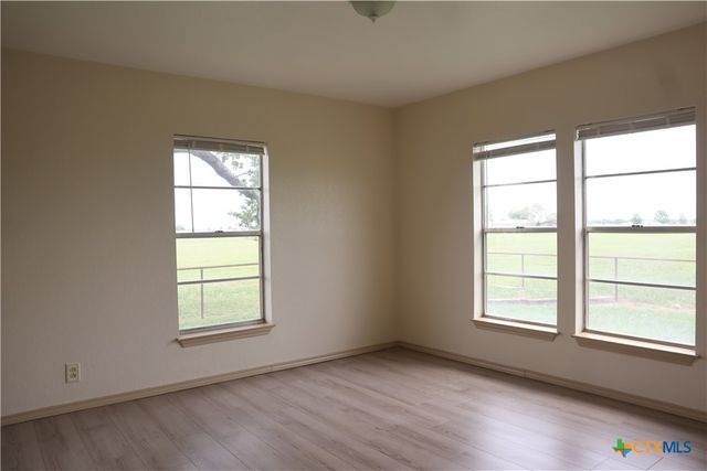 707 Old Seguin Luling, Seguin, TX 78155