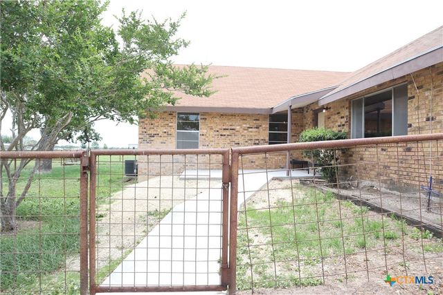 707 Old Seguin Luling, Seguin, TX 78155
