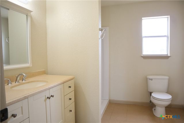 707 Old Seguin Luling, Seguin, TX 78155