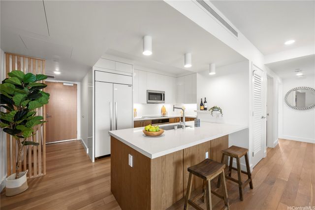 629 Keeaumoku Street 3211, Honolulu, HI 96814