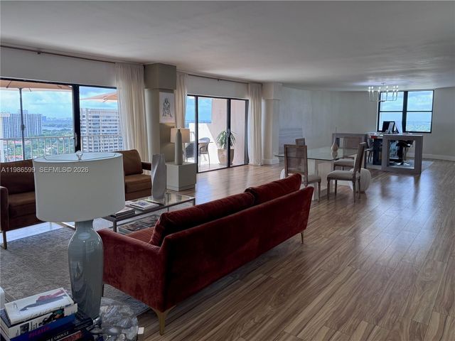 1800 NE 114th St 2309, Miami, FL 33181