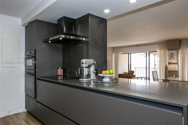 1800 NE 114th St 2309, Miami, FL 33181