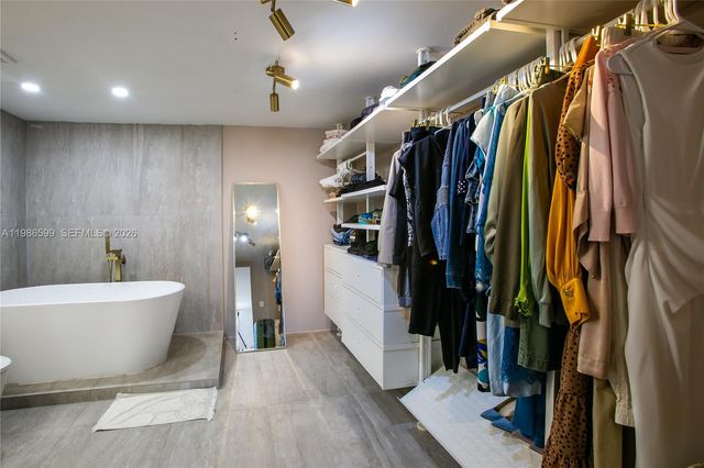 1800 NE 114th St 2309, Miami, FL 33181