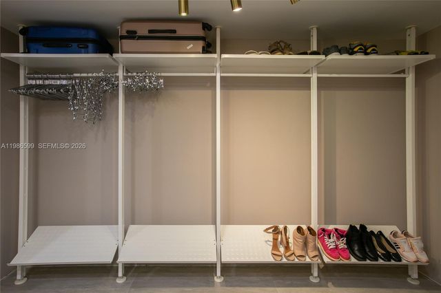 1800 NE 114th St 2309, Miami, FL 33181