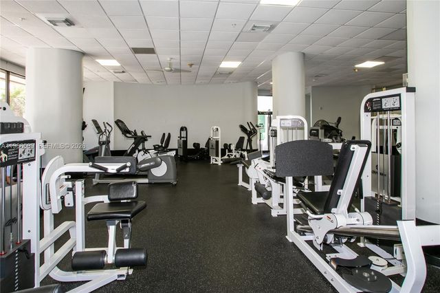 1800 NE 114th St 2309, Miami, FL 33181