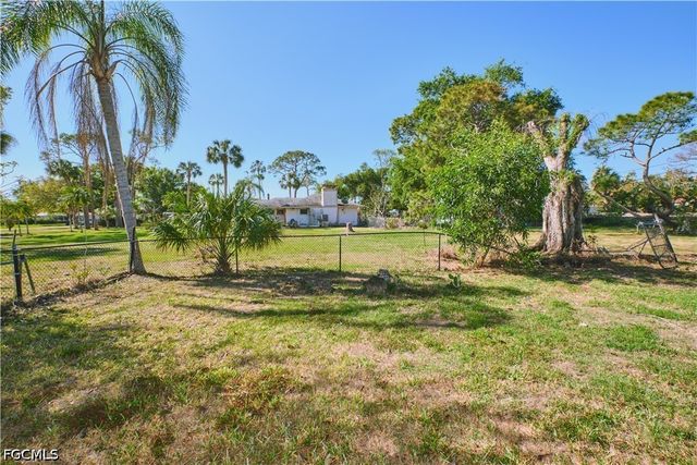3731 Liberty SQ, Fort Myers, FL 33908
