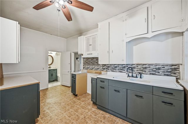 23042 South Street, Homeworth, OH 44287