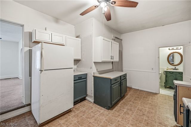 23042 South Street, Homeworth, OH 44287