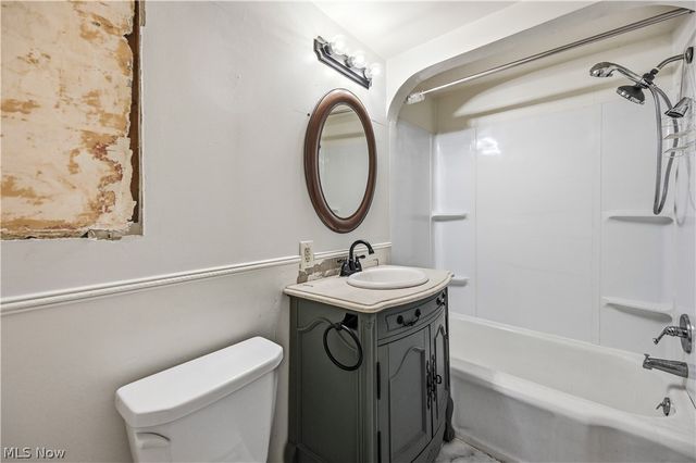 23042 South Street, Homeworth, OH 44287