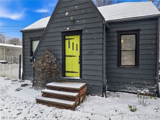 23042 South Street, Homeworth, OH 44287