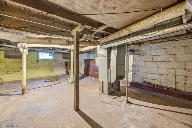 23042 South Street, Homeworth, OH 44287