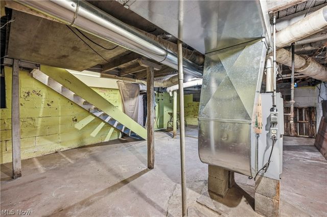 23042 South Street, Homeworth, OH 44287