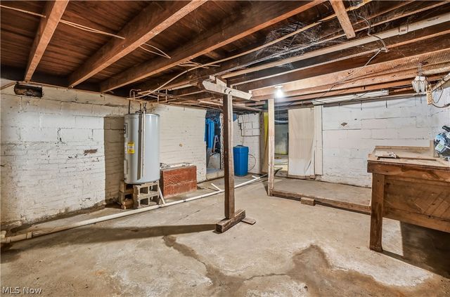 23042 South Street, Homeworth, OH 44287