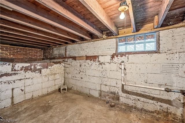 23042 South Street, Homeworth, OH 44287