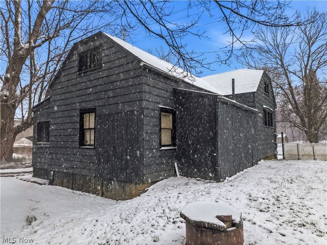 23042 South Street, Homeworth, OH 44287