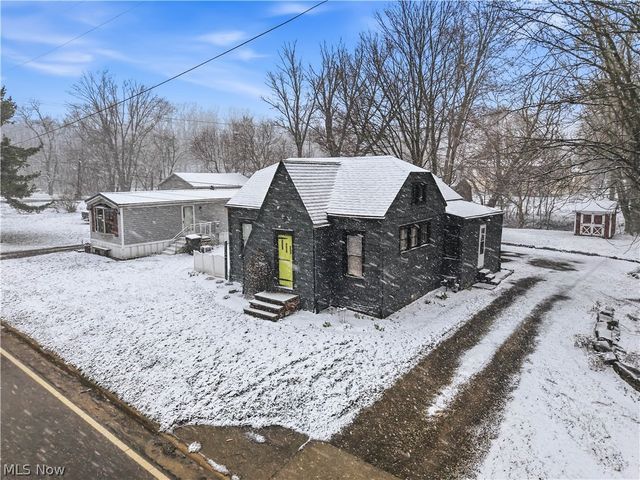 23042 South Street, Homeworth, OH 44287