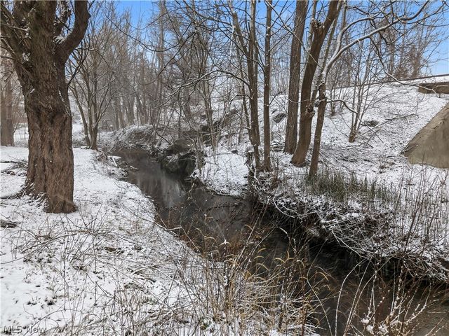 23042 South Street, Homeworth, OH 44287